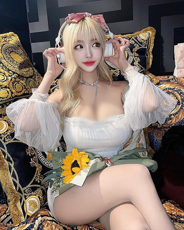 Hiện tại, số lượng người theo dõi Lovely vẫn đang tăng rất ổn định, cho thấy hướng phát triển của hot girl gợi cảm người Hàn cực kỳ đúng đắn.