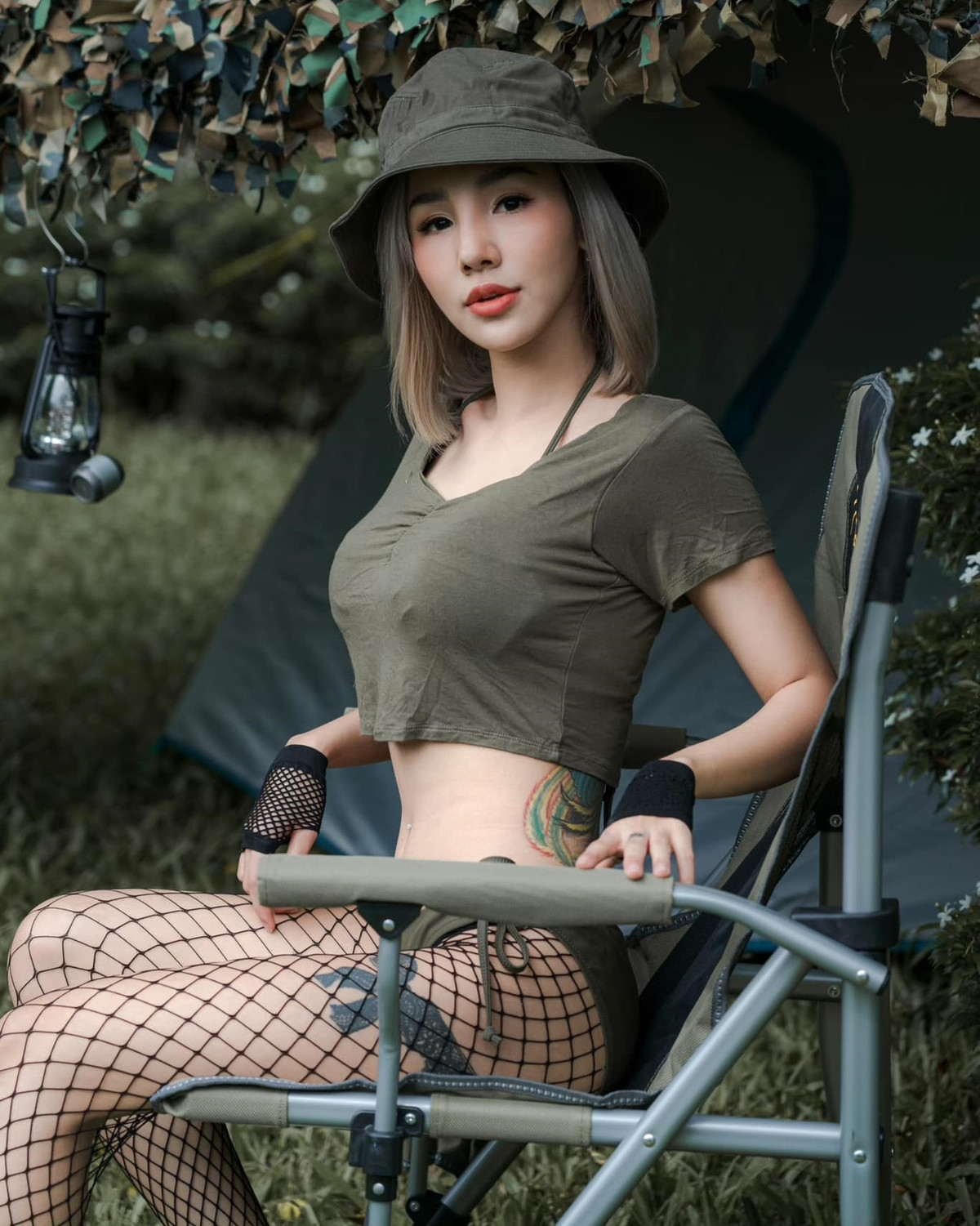 Khi được hỏi cách thức giảm cân, giữ dáng, Chalinee Udomchanachai cũng thoải mái chia sẻ. Theo cô nàng, ngoài chuyện ăn uống lành mạnh, việc tập luyện là cực kỳ quan trọng, có thể tập ít nhưng phải tập đều đặn, nếu không sẽ uổng phí công sức.