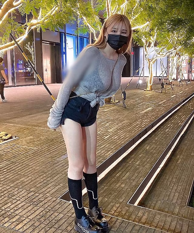 Ngay cả khi mạng xã hội đầy rẫy những hot girl gợi cảm 10X, Janie Lin vẫn là cái tên nhận được rất nhiều sự quan tâm của dân tình bởi sắc vóc nổi bật cùng gu thời trang táo bạo.