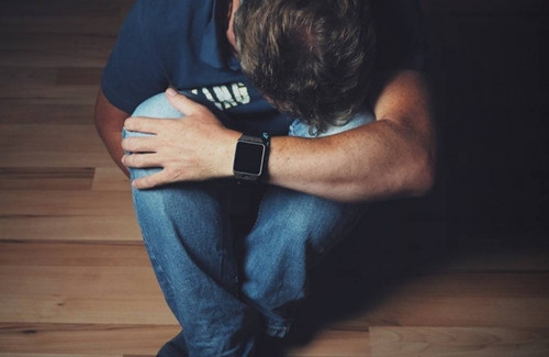 Con gai rieng bi ban trai xam hai, nguoi me lam dieu dang so