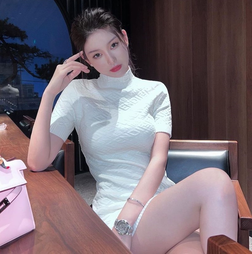 Các fan hâm mộ của Kristy mong mỏi cô nàng sẽ ngày càng nổi tiếng, có vị trí tốt hơn.