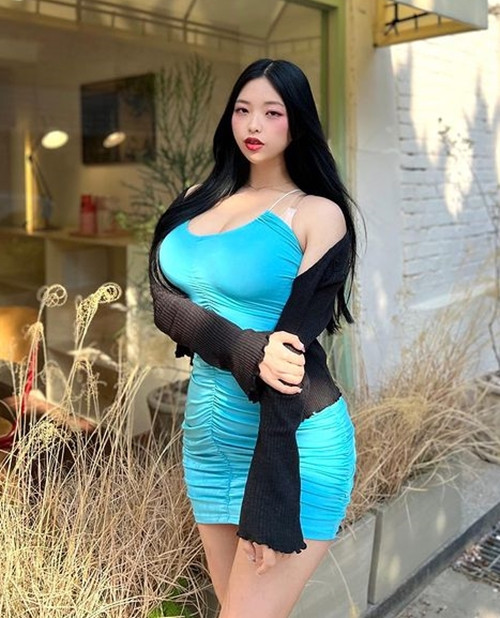 Theo tìm hiểu, hot girl Garomi còn được mệnh danh là hot girl truyện tranh hay nữ thần truyện tranh.