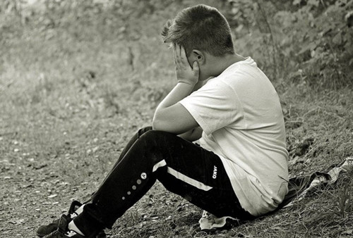 Ngua mat di kham, phat hoang vi ran mu ky sinh khap nguoi