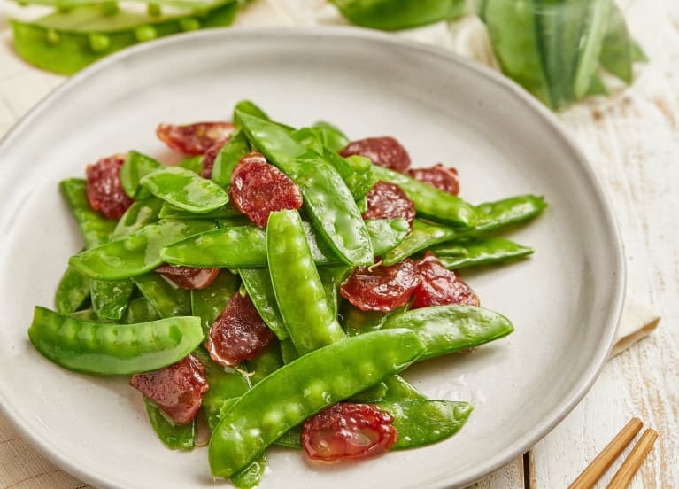 Hàm lượng chất xơ dồi dào trong đậu tuyết không chỉ giúp giảm cân mà chúng còn là nhân tố giúp kiểm soát lượng đường trong cơ thể cực kỳ hiệu quả.