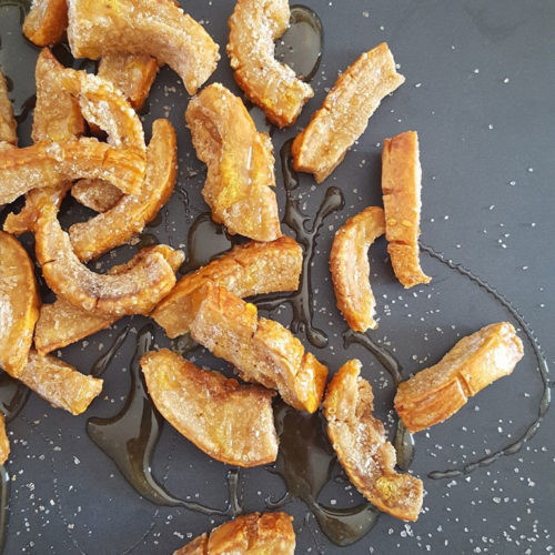 Ngoài ra, bì lợn còn giúp thúc đẩy tuần hoàn máu và bổ máu: Trong bì lợn có dưỡng chất bổ máu, có thể được sử dụng để điều trị đau họng, thiếu máu và các rối loạn chảy máu khác nhau.