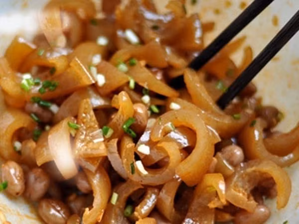 3. Người béo phì Đối với những người béo phì, năng lượng nạp vào từ việc ăn bì lợn sẽ làm tăng gánh nặng cho cơ thể và làm trầm trọng thêm tình trạng béo phì.