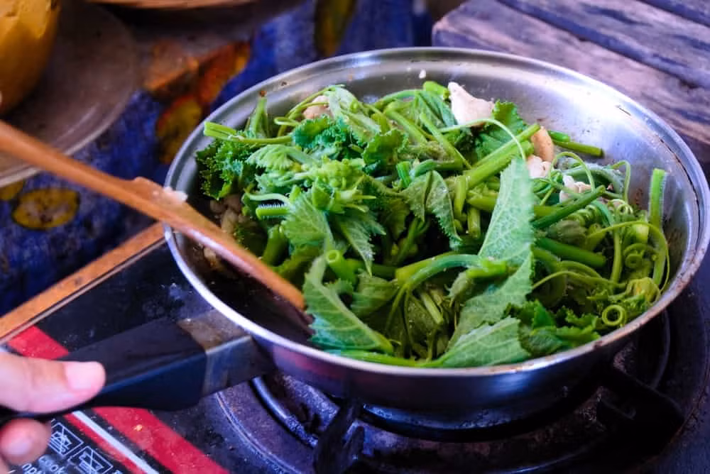 Loai rau re tien lai giup giai doc, phu nu cang an cang tre-Hinh-3