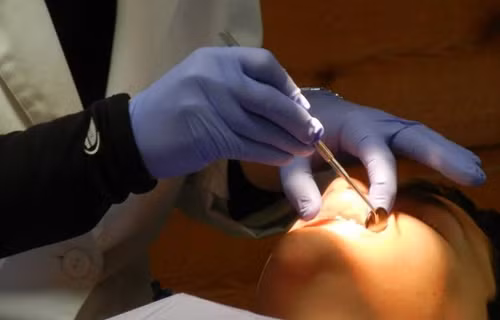 Đau răng dùng thuốc này, chàng trai bỏ mạng oan uổng Dau rang dung thuoc nay, chang trai bo mang oan uong