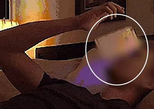 Dung dien thoai truoc khi di ngu, chang trai suyt mu vinh vien