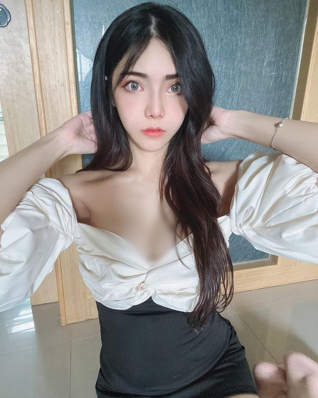 Các fan hâm mộ hi vọng, Nghi Hân sẽ giữ được phong độ nhan sắc và phong cách dài lâu, nổi tiếng chậm mà chắc, không cần phải chiêu trò.