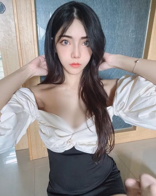 Các fan hâm mộ hi vọng, Nghi Hân sẽ giữ được phong độ nhan sắc và phong cách dài lâu, nổi tiếng chậm mà chắc, không cần phải chiêu trò.