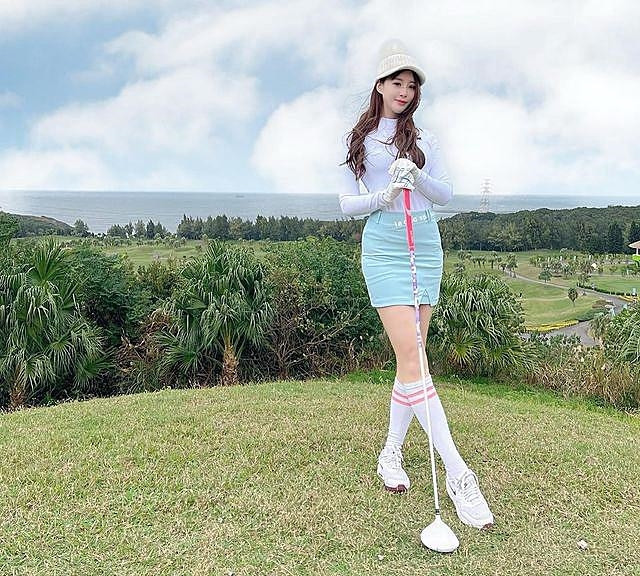 Theo tìm hiểu, Lillian là một trong những hot girl, người mẫu có danh vọng của công ty người mẫu JKF.