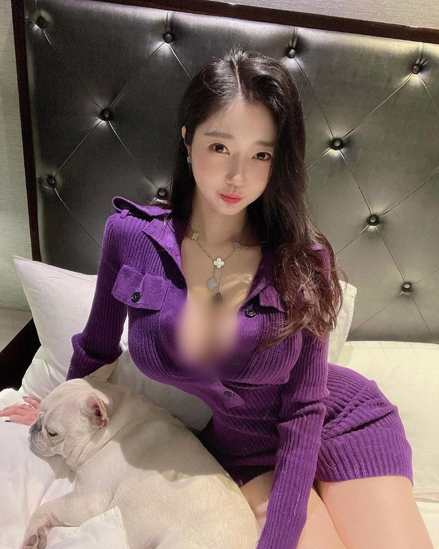 Theo Vi Vi, cô yêu màu hồng vì đó là màu sắc khiến cô cảm thấy trẻ trung, yêu đời, vui tươi.