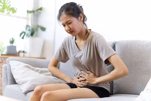 Chủ quan khi táo bón, nữ nhân viên văn phòng 26 tuổi mất mạng Chu quan khi tao bon, nu nhan vien van phong 26 tuoi mat mang