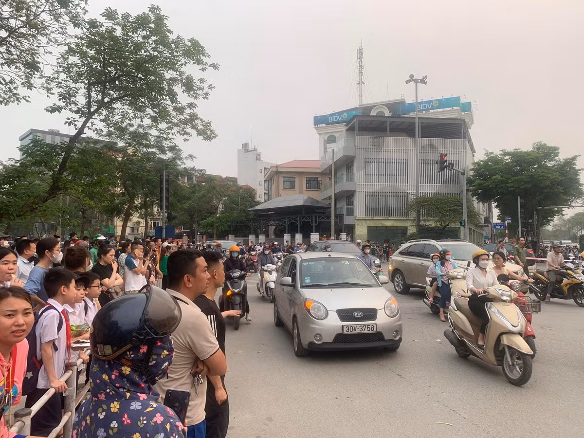 Hiện nguyên nhân vụ "xe điên" gây tai nạn liên hoàn, nhiều người bị thương đang được cơ quan chức năng điều tra, làm rõ.