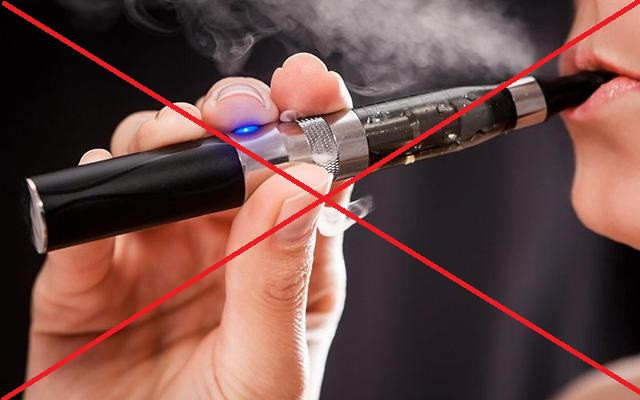 Ha Noi Lam ro 2 vu hoc sinh nhap vien vi thuoc la dien tu