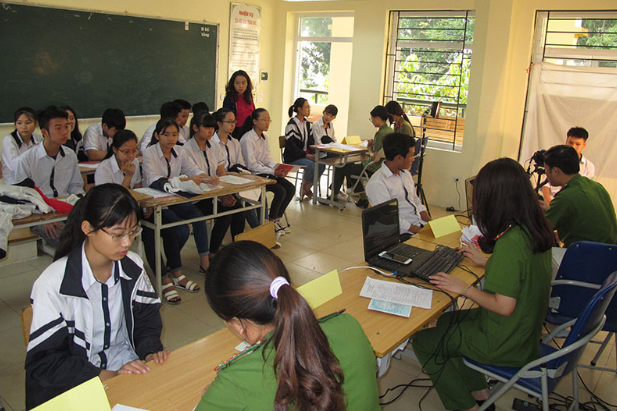 Cap CCCD cho nguoi duoi 14 tuoi can danh gia, nghien cuu ky