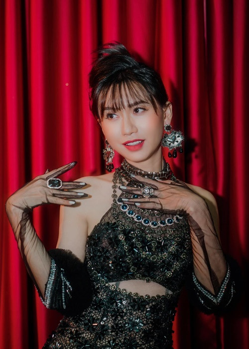 Nhiều người cho rằng việc Lynk Lee chuyển giới là quyết định đúng đắn sau hơn 30 năm giọng ca 8x "gồng mình" sống cuộc đời của một chàng trai.