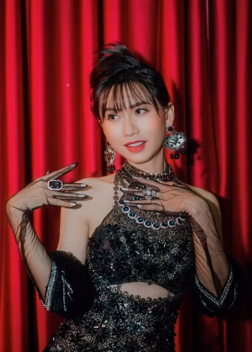 Nhiều người cho rằng việc Lynk Lee chuyển giới là quyết định đúng đắn sau hơn 30 năm giọng ca 8x "gồng mình" sống cuộc đời của một chàng trai.