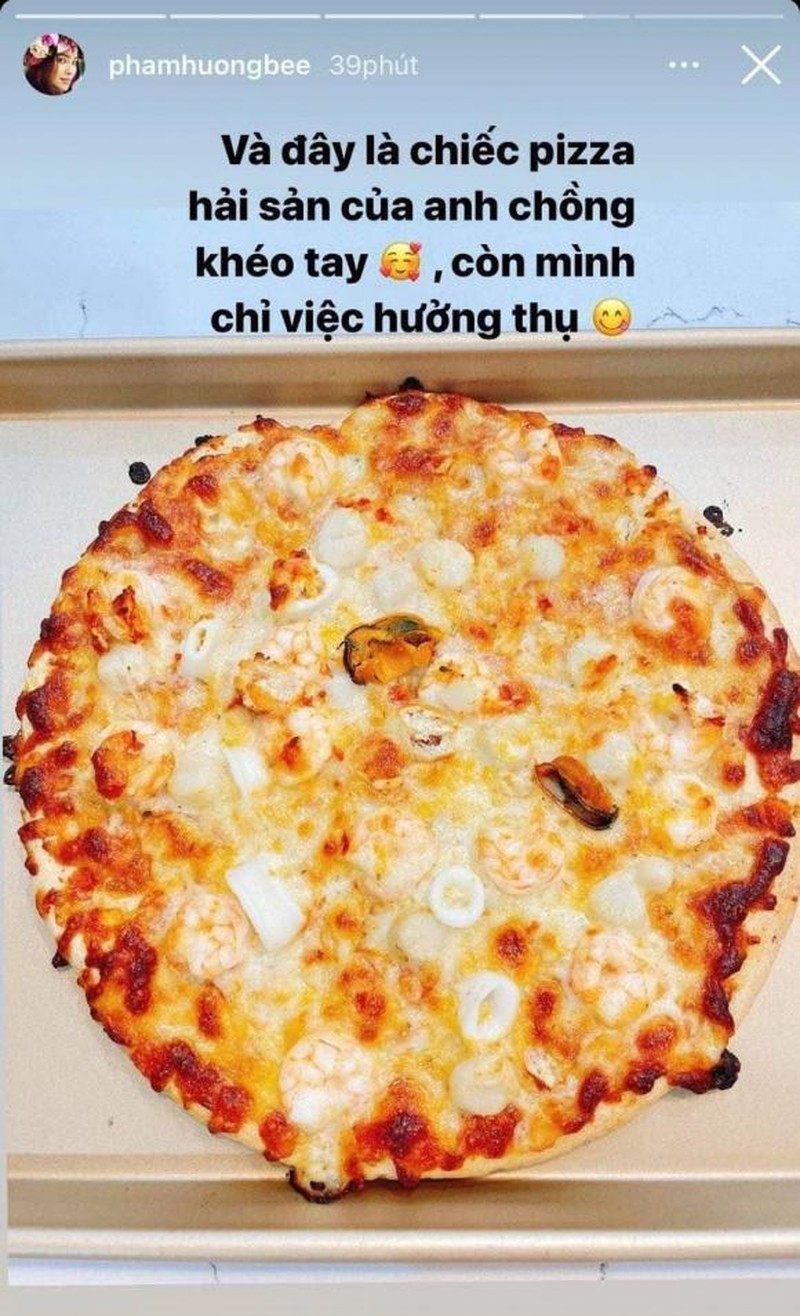 Phạm Hương không ít lần khoe được nửa kia nấu ăn cho.