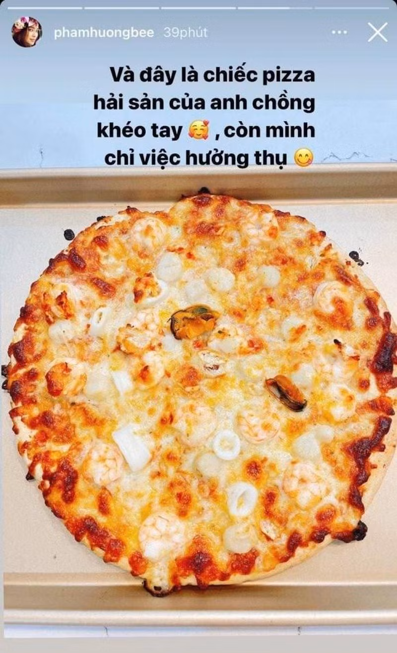 Phạm Hương không ít lần khoe được nửa kia nấu ăn cho.