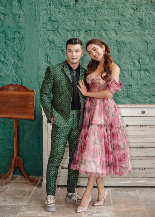 Vợ chồng Ưng Hoàng Phúc vẫn mặn nồng sau nhiều năm gắn bó.