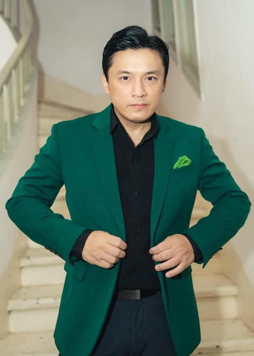 Năm 2021, tin đồn Lam Trường ly hôn rộ lên từ loạt ảnh nam ca sĩ thân thiết với một fan nữ. Nam ca sĩ khẳng định tin đồn không đúng sự thật.