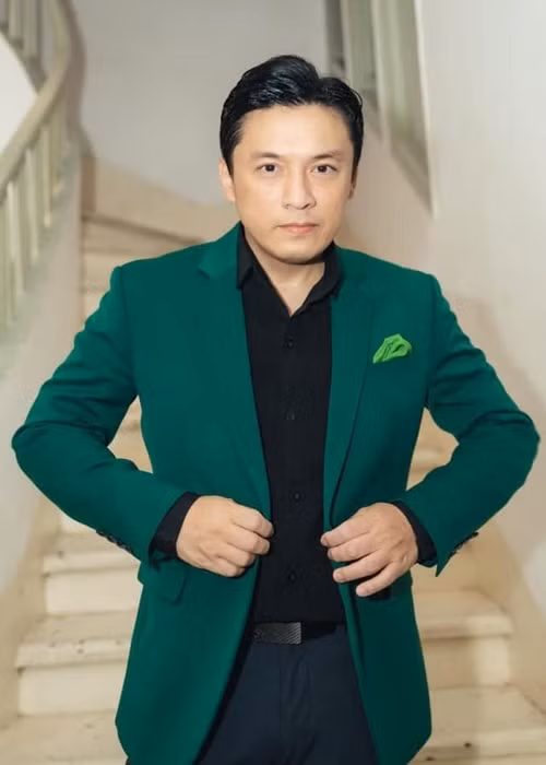 Năm 2021, tin đồn Lam Trường ly hôn rộ lên từ loạt ảnh nam ca sĩ thân thiết với một fan nữ. Nam ca sĩ khẳng định tin đồn không đúng sự thật.