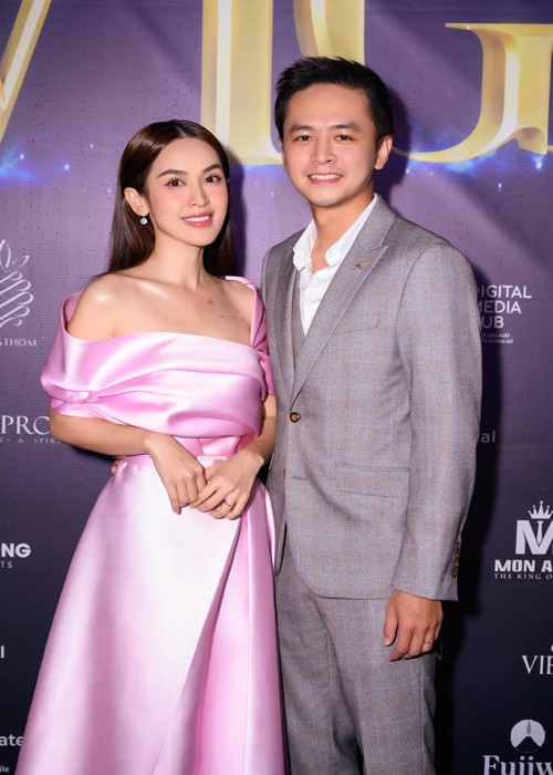 Năm 2020, diễn viên Tú Vi rất bức xúc khi bị antifan tung tin đồn thất thiệt. “Ly hôn rồi sao không công khai cho mọi người biết”, antifan này viết. Tú Vi lập tức đáp trả: “Trời, lạy. Bạn ở đâu ra? Bạn ăn bậy thì được nhưng nói bậy thì không được đâu nha bạn”.