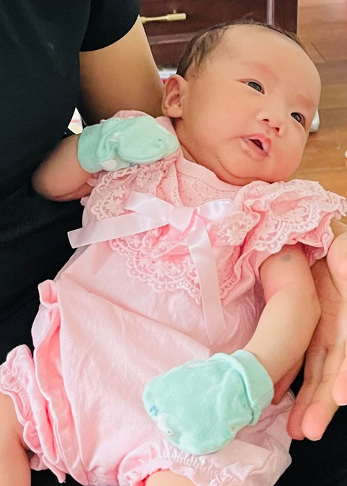 Cái tên thân mật của bé Vừng có ý nghĩa cánh cửa yêu thương sẽ mở ra khi ta gieo những hạt giống thiện lành.