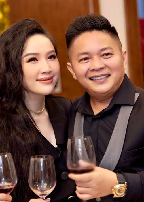 Bảo Thy luôn bảo vệ người bạn đời. Khi doanh nhân Phan Lĩnh bị chê ngoại hình không tương xứng với vợ, Bảo Thy đáp trả: "Chồng Thy là doanh nhân thành đạt chứ không phải diễn viên điện ảnh hay nam thần showbiz nên cả nhà đừng ép anh phải đẹp trai lồng lộng nha. Thy yêu thương nét duyên và sự phúc hậu của anh lắm".