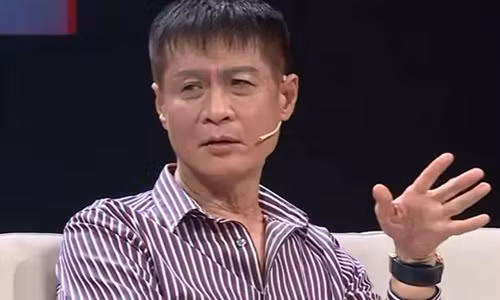 Phat ngon soc, dao dien Le Hoang thang than hay muon gay chu y?