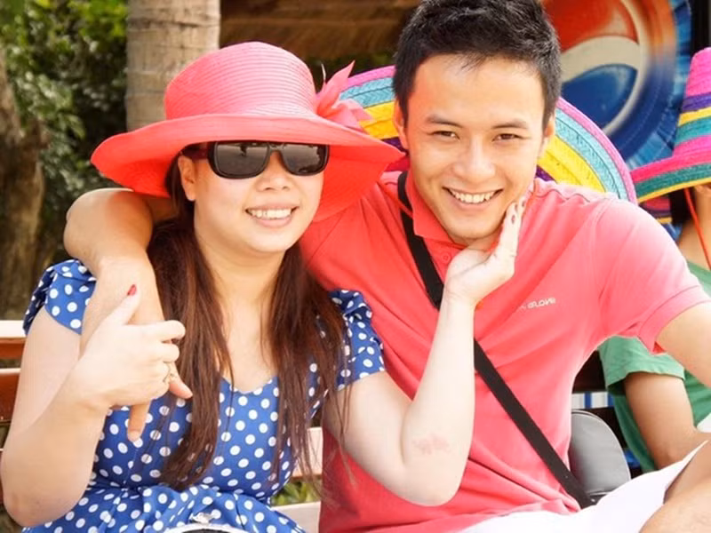 Hồng Đăng luôn ủng hộ công việc kinh doanh bán hàng của Anh Đào, coi đó như một khoản thu nhập thêm để trang trải cho cuộc sống. Ảnh: FBNV