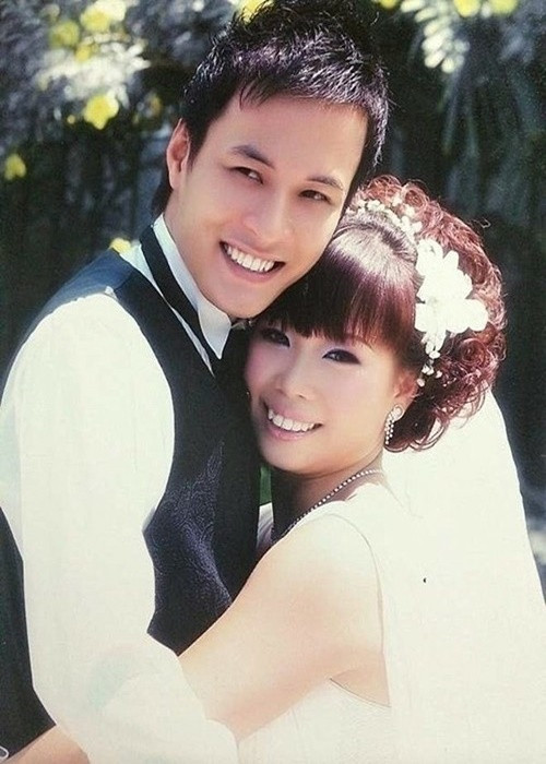 Theo Ngôi sao, vợ chồng Hồng Đăng bằng tuổi (sinh năm 1984), là bạn học trước khi trở thành tình đầu của nhau năm lớp 10. Cả hai kết hôn sau 7 năm hẹn hò. Ảnh: Tiền Phong