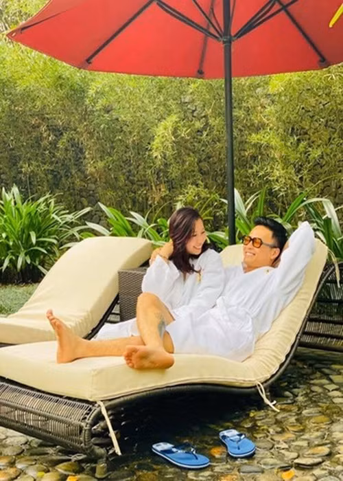 Hồng Đăng từng mắng thẳng mặt antifan chê bai Anh Đào: "Em vào nhà người khác chê bai đủ thứ trong khi em có hơn gì đâu? Giờ ai gặp em rồi chê em đủ thứ thì em vui không? Cái này là do giáo dục từ bé đấy em ạ. Thiếu căn bản rất nguy hiểm. Đừng nghĩ thẳng thắn là thể hiện tính cách mà đấy là vô học". Ảnh: Vietnamnet