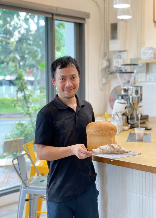 Vợ chồng Tiến Đạt hiện tại kinh doanh quán cà phê. Nam rapper cho biết, anh học hỏi, nghiên cứu tất cả những gì liên quan đến cà phê trong những năm qua.