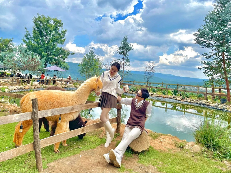 Kenji là người yêu đầu tiên Lan Trinh công khai hẹn hò từ khi bước chân vào showbiz. Ảnh: FBNV