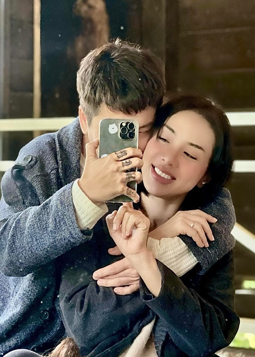 Nữ ca sĩ trải qua một số mối tình với người khác giới trước khi gặp Kenji. Ảnh: FBNV