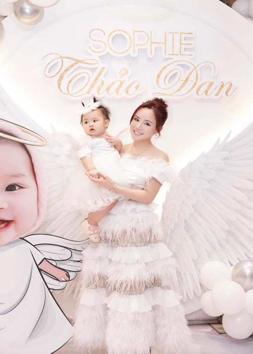 Vy Oanh sinh con gái thứ ba Thảo Đan tại Việt Nam vào năm 2021.