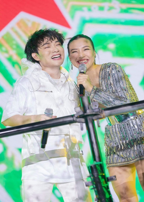 Cô liên tục làm MC chương trình, sự kiện.