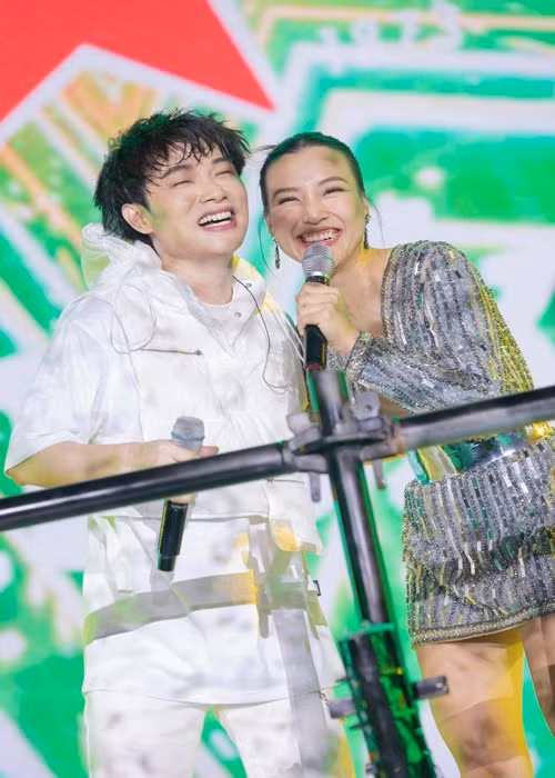 Cô liên tục làm MC chương trình, sự kiện.