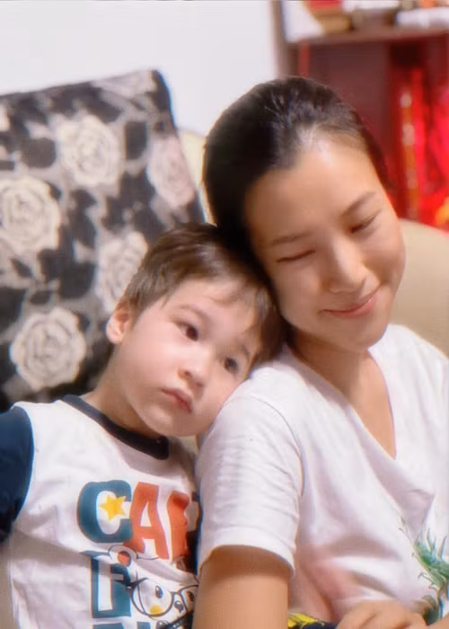 Nữ MC đang làm mẹ đơn thân của một bé trai.