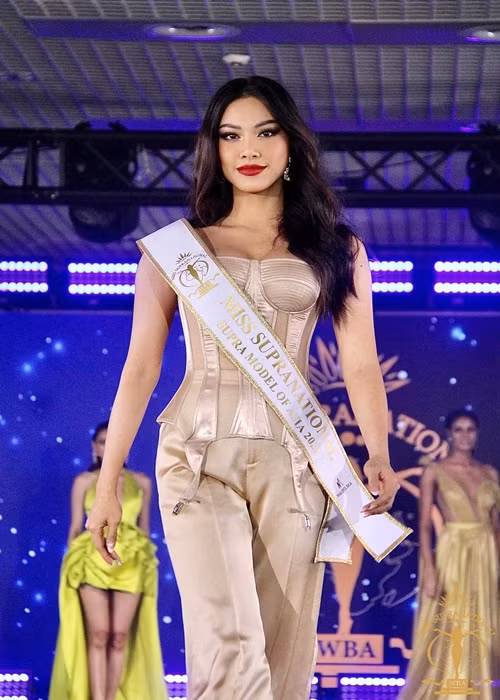 Kim Duyên giành giải Supra Model Asia - Siêu mẫu châu Á ở phần thi Supra Model of the Year - Siêu mẫu của năm. Ảnh: Miss Supranational