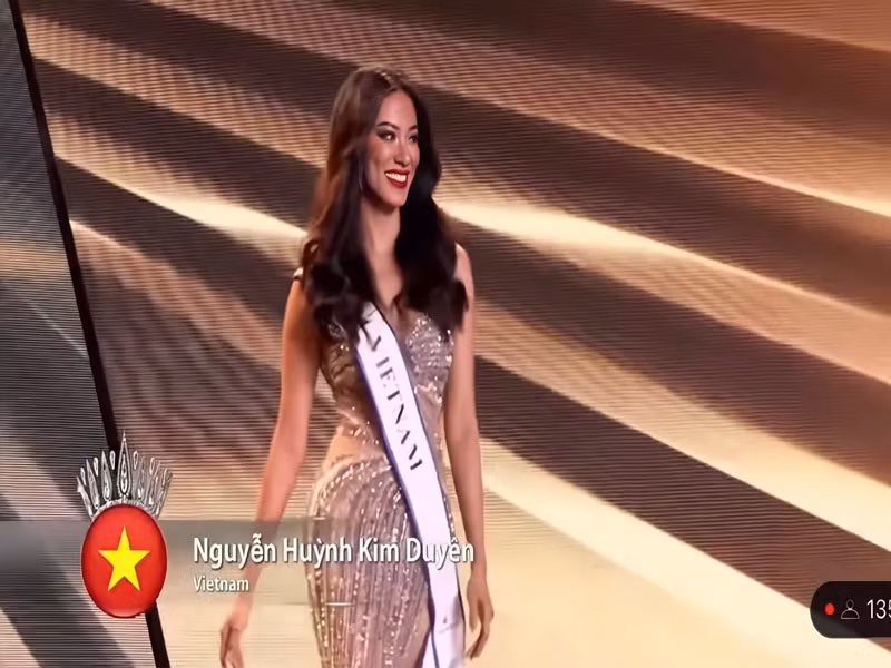 Trong chung kết, Kim Duyên liên tục ghi điểm. Cô trình diễn đầy tự tin. Ngoài ra, đại diện Việt Nam còn thuyết phục được khán giả và ban giám khảo bởi phần ứng xử tốt. Ảnh: FBNV