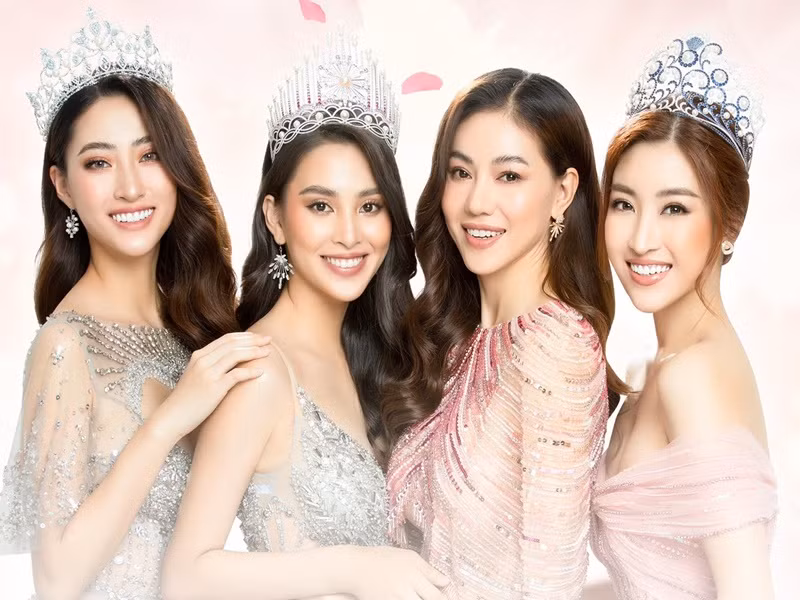 Cô được mệnh danh là “bà trùm hoa hậu” khi đứng sau nhiều cuộc thi nhan sắc lớn.