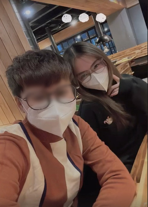 Chuyện tình giữa Thiện Nhân và người yêu đồng giới thu hút sự quan tâm của dư luận. Mới đây, nữ ca sĩ chuyển giới Lâm Khánh Chi cho rằng Thiện Nhân đủ nhận thức để yêu. Nhắn nhủ đến Thiện Nhân, Lâm Khánh Chi mong rằng đàn em hãy làm những điều mà mình thích, miễn sao cảm thấy vui là được.