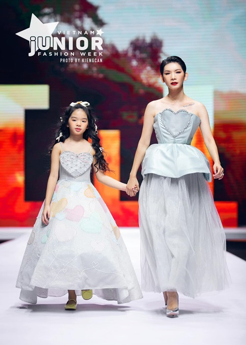 Tháng 11/2013, siêu mẫu Xuân Lan sinh con gái đầu lòng tên Nguyễn Hoàng Thiên Ân, tên thân mật Thỏ.