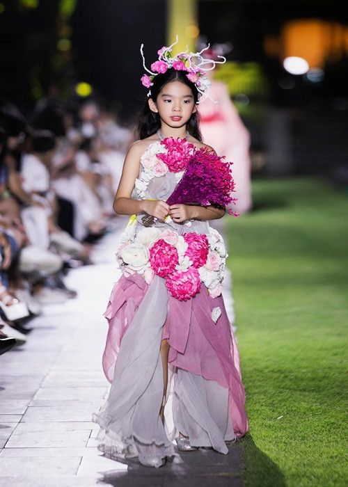 Với Xuân Lan, con gái chính là món quà tuyệt vời nhất mà thượng đế ban tặng cho nữ người mẫu để giúp cô vượt qua những khó khăn trong cuộc sống.