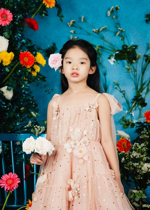 Bé Thỏ thường xuyên xuất hiện trong nhiều sàn diễn lớn do Xuân Lan tổ chức hoặc các sự kiện thời trang trong nước.