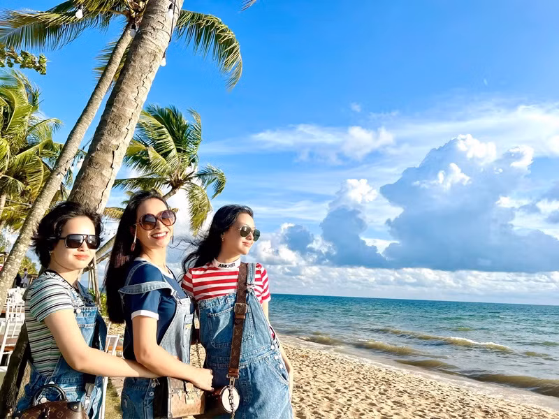 Cách tạo dáng lẫn thần thái của Suti được nhiều người khen ngợi thừa hưởng từ người mẹ là siêu mẫu.